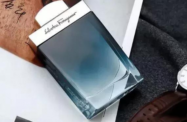 最适合年轻男生的香水 一定不能少了这三款