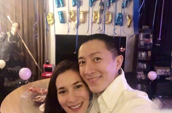 韩庚卢靖姗官宣结婚 网友：2019年最后一次的狗粮