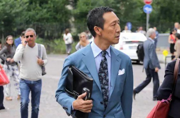 西装怎么穿才不像工作服 这3点值得好好反思