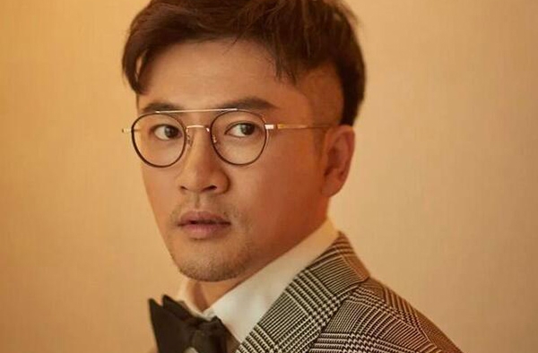 如何根据脸型挑眼镜 多位男星示范 跟着买准没错