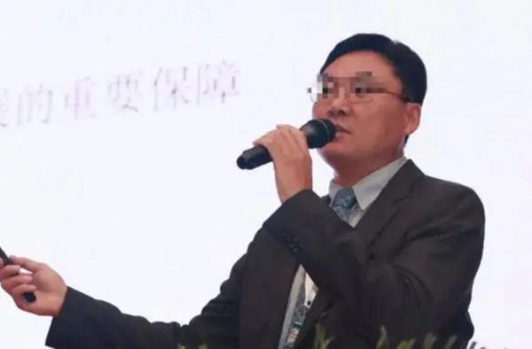 鲍毓明养女发声 引全网力挺 网友：他还只手遮天不成