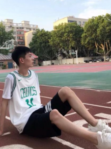 帅气男生衣服搭配夏季 这3种搭配一定帅翻天