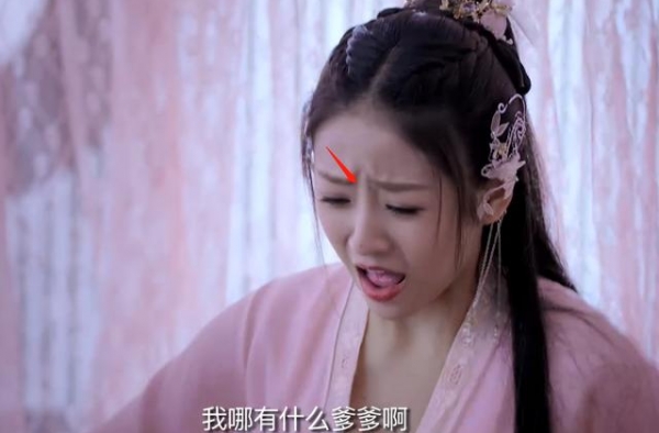 欧式双眼皮、寿星公额头、翘长下巴，古装剧里的网红脸太让人出戏