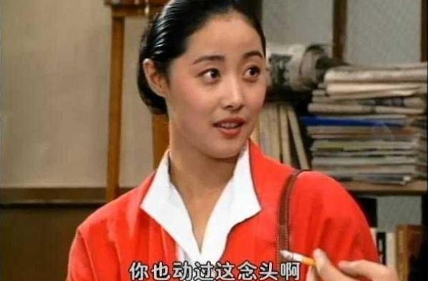 她是冯小刚力捧的女星，3婚再次嫁给前夫，儿子如今火得一塌糊涂