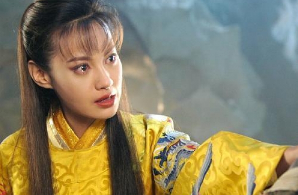 “江玉燕”杨雪复出拍古装戏，演技尴尬的baby美貌也不能吹了