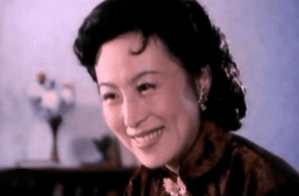 20年前母亲惊艳四座，20年后女儿成为全球最美