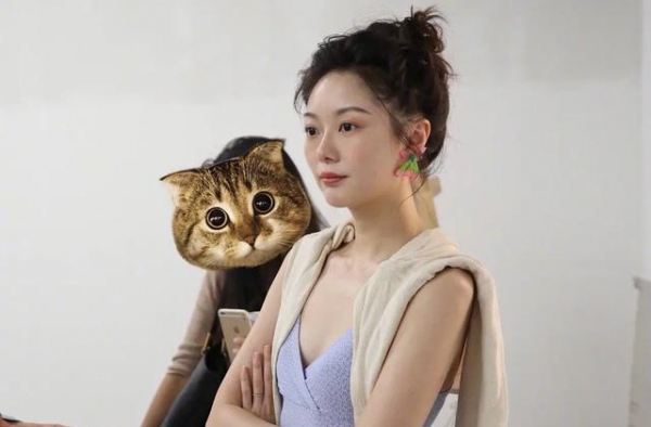 晚晚生图胖了好多，眼袋泪沟都遮不住，网友：就这还敢艳压范冰冰