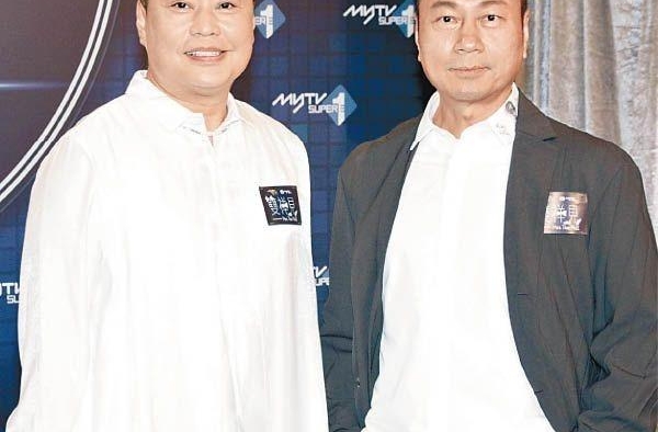 黎耀祥近6千万豪宅曝光，绿树环绕惬意十足，曾遭内地匪帮偷窃