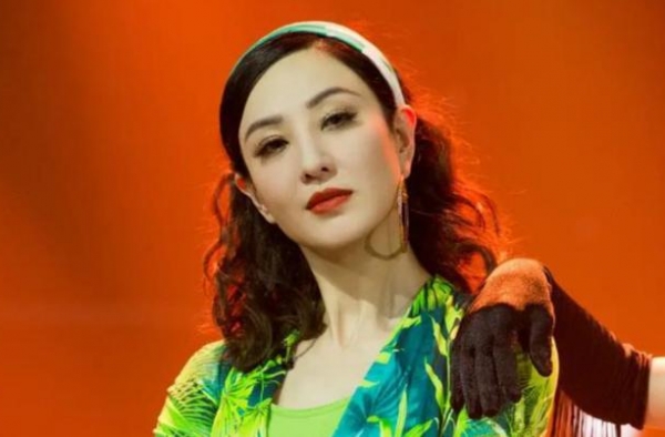 《乘风破浪的姐姐》郑希怡唱歌不好，没记忆点，想出道很难