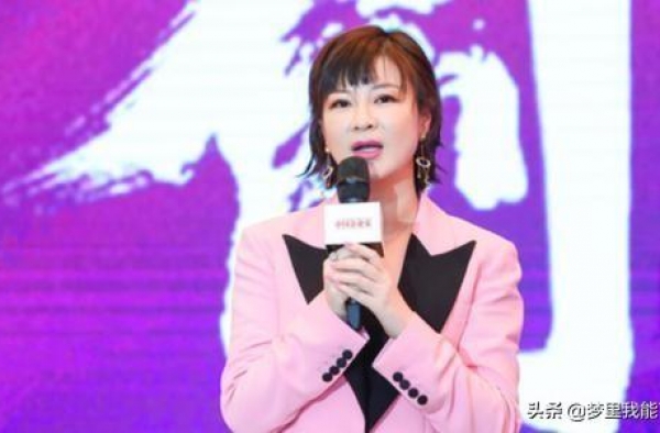 大型翻车现场！杜华当众提冯绍峰前任，赵丽颖直接回怼叫她大姐