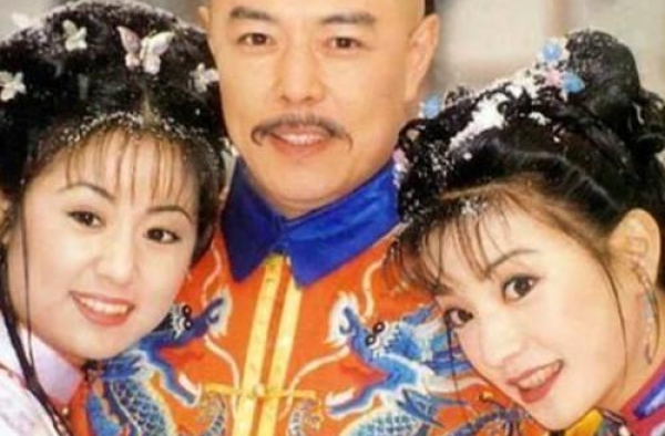 娱乐圈渣男鼻祖张铁林：两任女友生育后被抛弃，不认女儿抢夺儿子