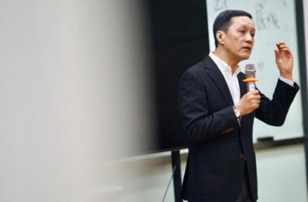 冯远征：把自己逼到墙角 才能塑造不同的角色