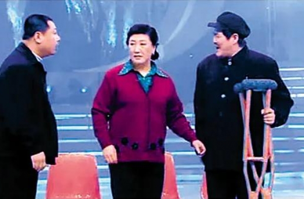 小品《卖拐》表演者范伟再突破？58岁挑战悲伤爱情，票房过四亿