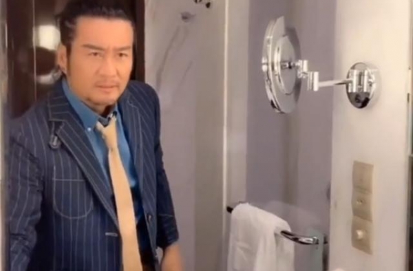 57岁孙兴近照胡子花白，沦落跑商演！一年还要付儿子34万学费