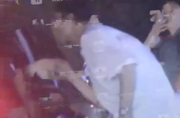 Pgone内涵贾乃亮？姜贞羽房子塌了？阮经天宋祖儿关系？