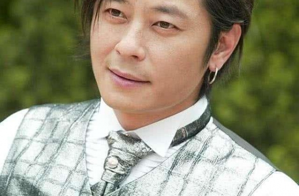 台湾成就最高的6位男歌手，周杰伦都进不了前三，王杰才第六