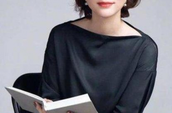 她曾是央视一姐，因工资低转行做演员，今48岁沦为18线无戏拍