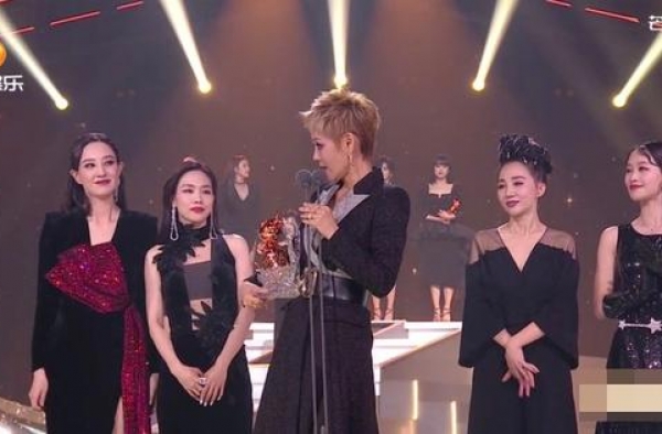 宁静刚成团就想退团，疑似把乐华七子带坏？李权哲发文对团队不满