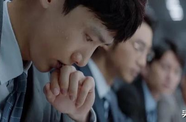 罗云熙新剧，主演职业撞上《平凡的荣耀》，女主流眼泪就会晕倒