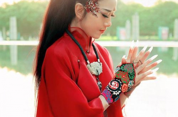 46岁舞蹈界＂巨婴＂，除了跳舞一无是处，靠学生家长轮流照顾