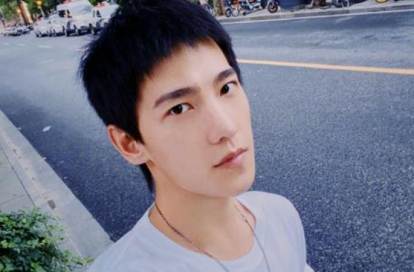 杨洋人缘差？