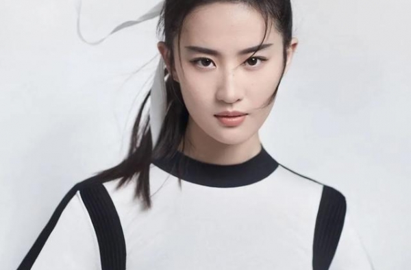 刘亦菲高清不露齿图片，漂亮！