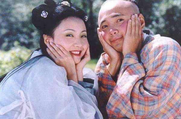她最红时为爱退圈，堪称人妻典范，却因为开放式婚姻惹人议