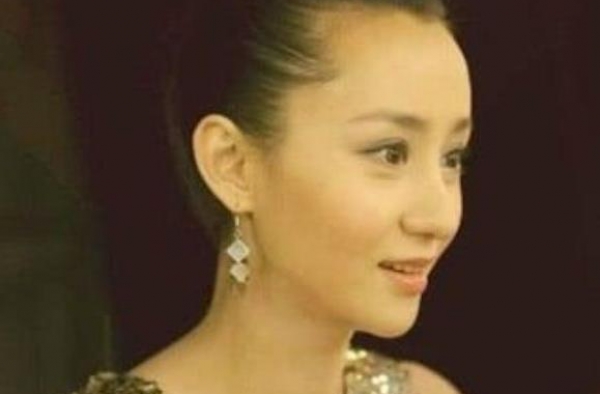 黄晓明的四位前任女友，个个如花似玉，为什么都败给了Baby