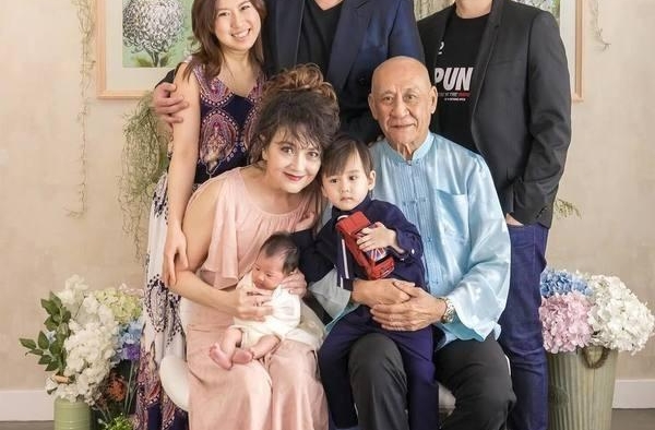 李家鼎“英雄救美”获芳心！前妻大曝感情秘事，被传有“阴阳眼”