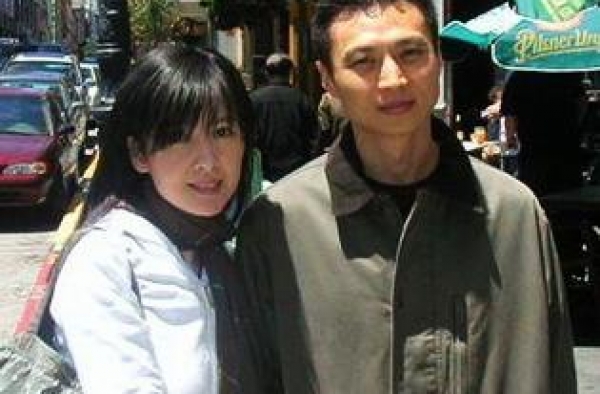 他是李嘉欣初恋，老婆是玉女掌门人，多次出轨却被一一原谅