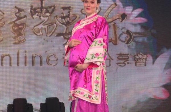 祝福！前TVB花旦陈明恩，怀孕7个月心情紧张，可能到澳洲生产