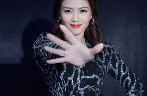 小八卦，张艺兴王嘉尔，刘涛，马思纯，张若昀，家有儿女
