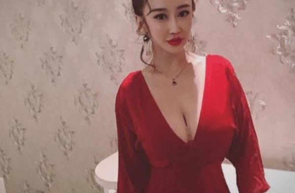 被无良摄影师泄露私照一战成名，姜彦希开挂人生却展现傻白甜体质