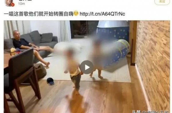 苍井空晒娃，光头老公首次曝光，夫妻二人相貌差距好似隔代！