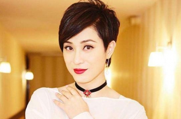 陈法蓉情史：分手许晋亨，被10亿“富豪”哄骗，今54岁还单身
