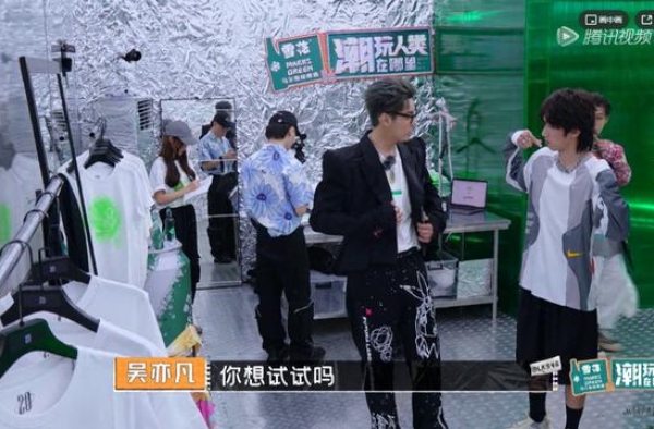 这吃相，就差把“圈钱”写在额头上