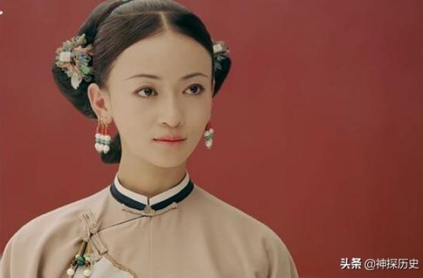 延禧：富察皇后赤身驱寒时，璎珞为何要朝乾隆泼水？皇后逃过一劫