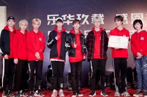 杜华，别社交了，安排自家艺人见见面吧，他们都互相不认识