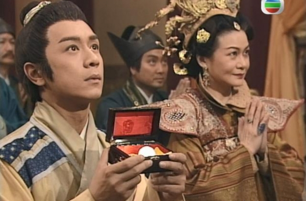 17年前的神话剧，两位女主均为男主角牺牲，女一号转世再续前缘