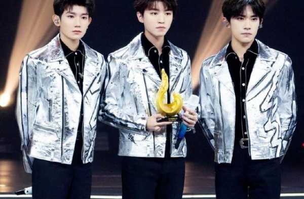 时代峰峻力捧时代少年团 TFBOYS疑似被取代明年面临解散