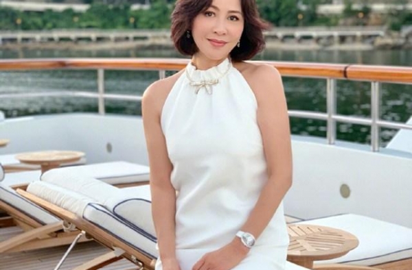有一种霸气，叫刘嘉玲穿“海带”裙，为何还是演不了霸气的宋美龄
