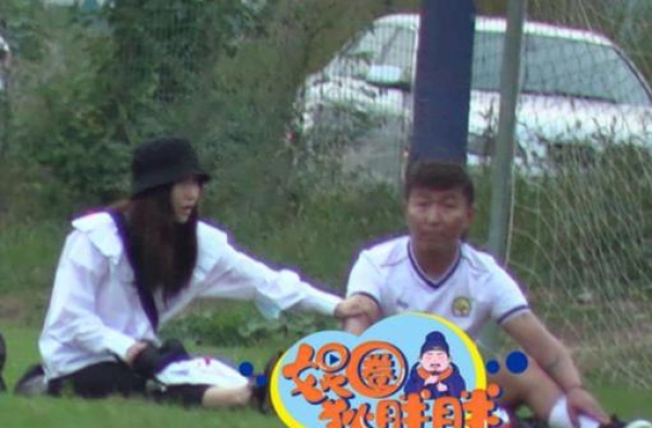 陈羽凡和女友秀恩爱，模样大变发福认不出，何时珍与元宝相处融洽