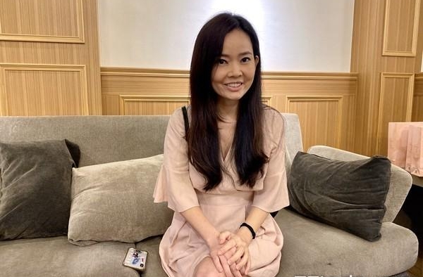 马丁变心 8年妻“我的世界破灭了”签字离婚：我全心在这个家