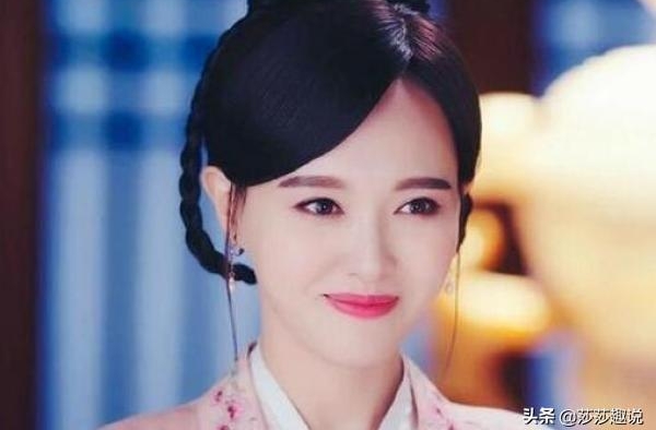 “粉衣女郎”的10位女星，林心如绝美，赵雅芝有仙气，喜欢哪位