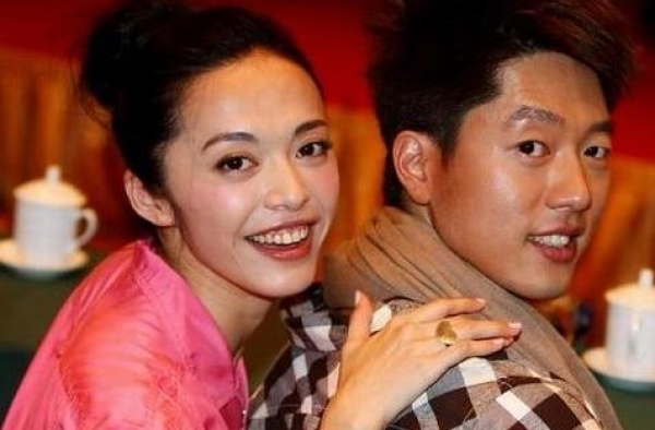 姚晨离开演员丈夫后，为何要嫁给其貌不扬的他，原因在这里