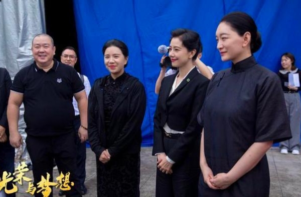 李小冉演宋庆龄端庄稳重，高圆圆尝试宋美龄，美艳有余狠戾不足
