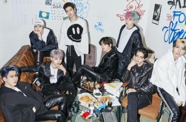 JYP年下男团打败粉墨夺一位，刀群舞华丽夺目，风格另辟蹊径