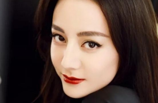 浓颜脸or淡颜脸，娱乐圈的美女你更爱哪一款？