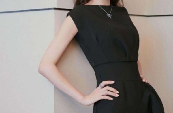 “母子恋”？戏里演“母子”，戏外原来是夫妻，还生了两个娃