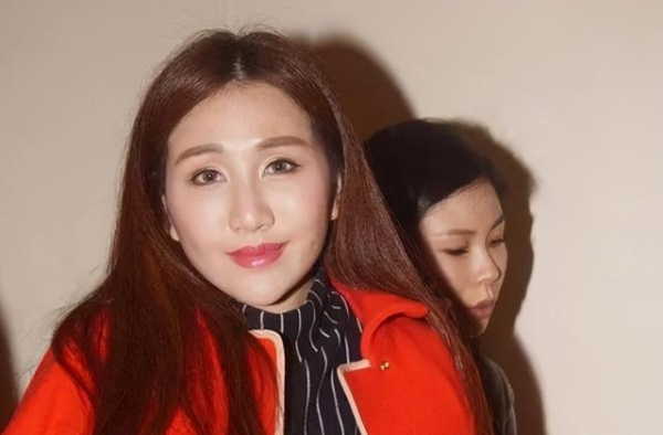 30岁何超盈守丧期庆生，派对略显寒酸，闺蜜不输何超欣千亿女团